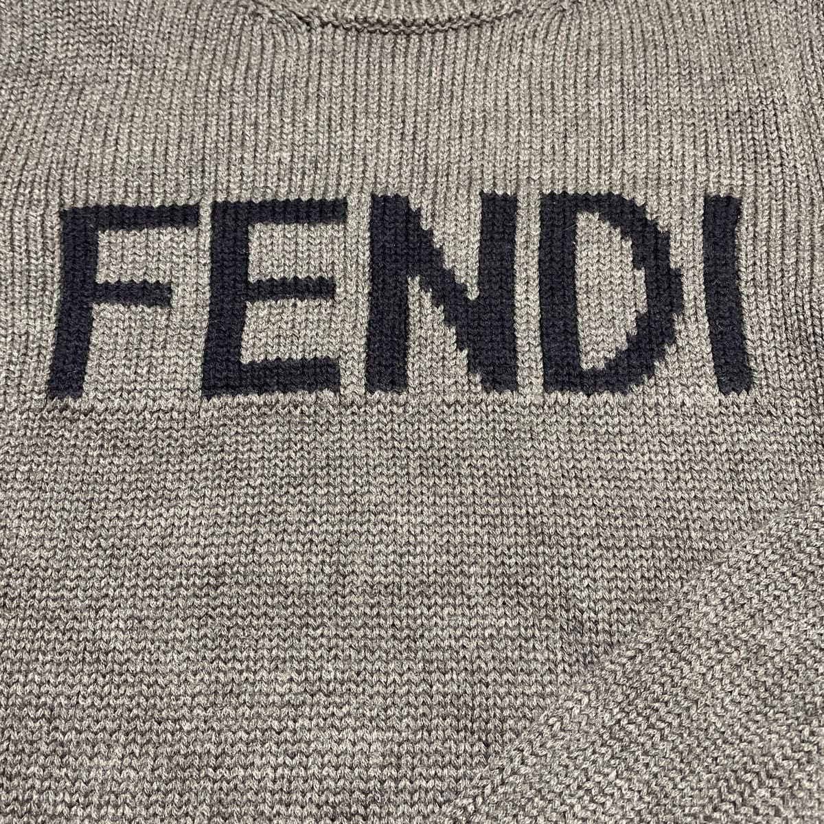 FENDIニット　