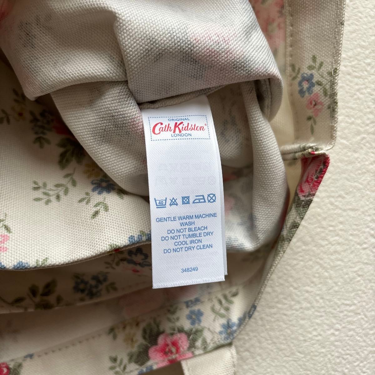 Cath Kidston キャスキッドソン トートバッグ 花柄　コットンブックバッグ　Pinny Flowers キャンバストート