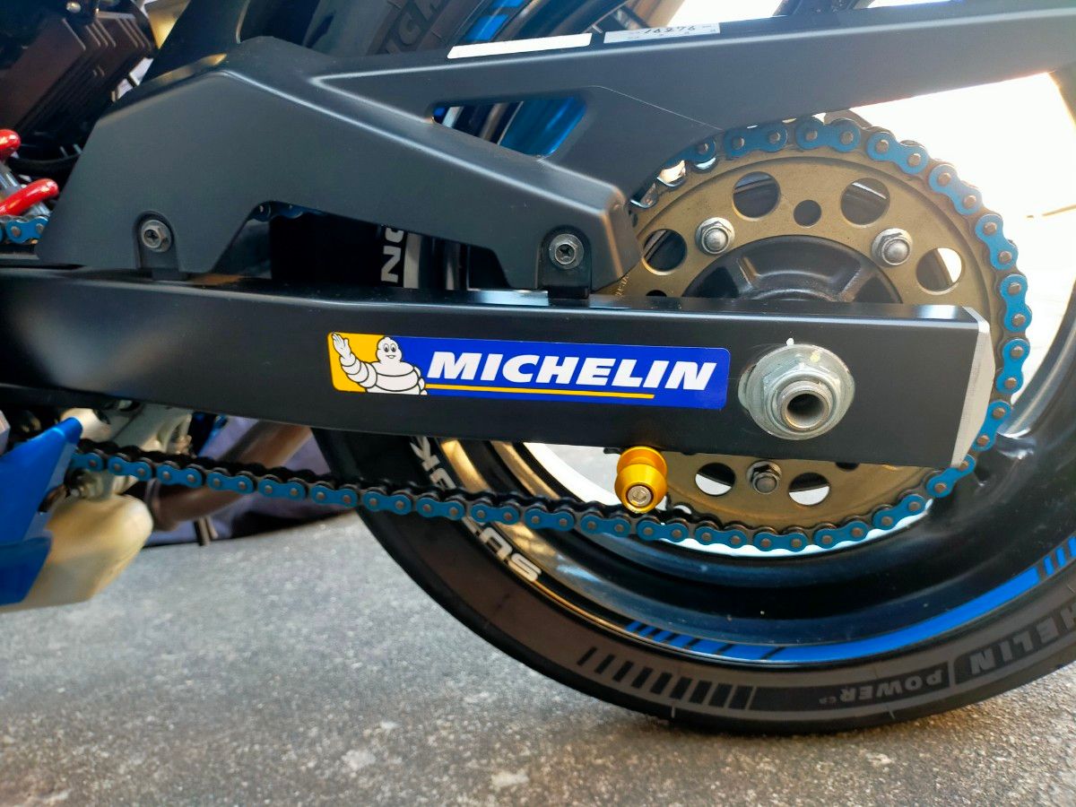 ミシュラン MICHELIN　スイングアーム　防水ステッカー　バイクステッカー　2枚組　③