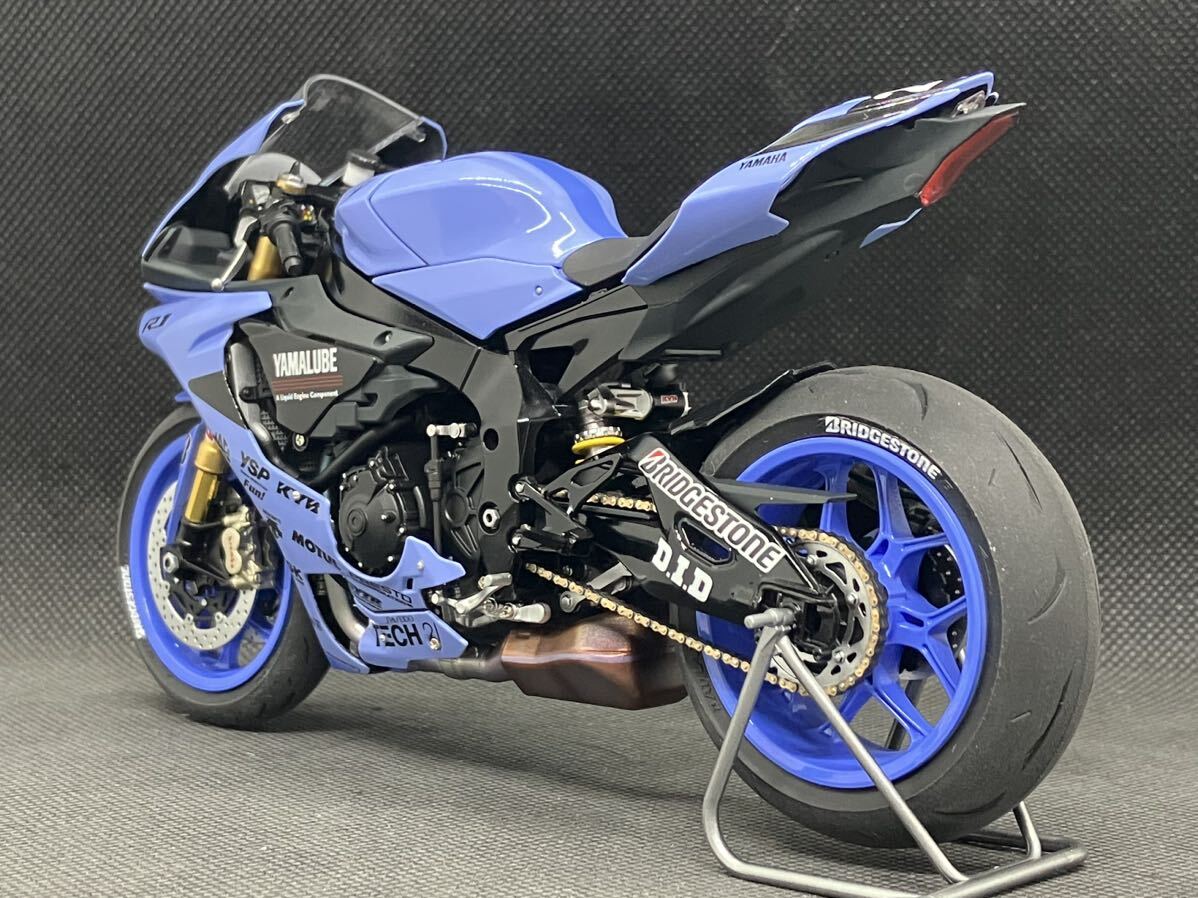 1/12　YAMAHA YZF-R1M TECH21仕様　塗装済完成品_画像6