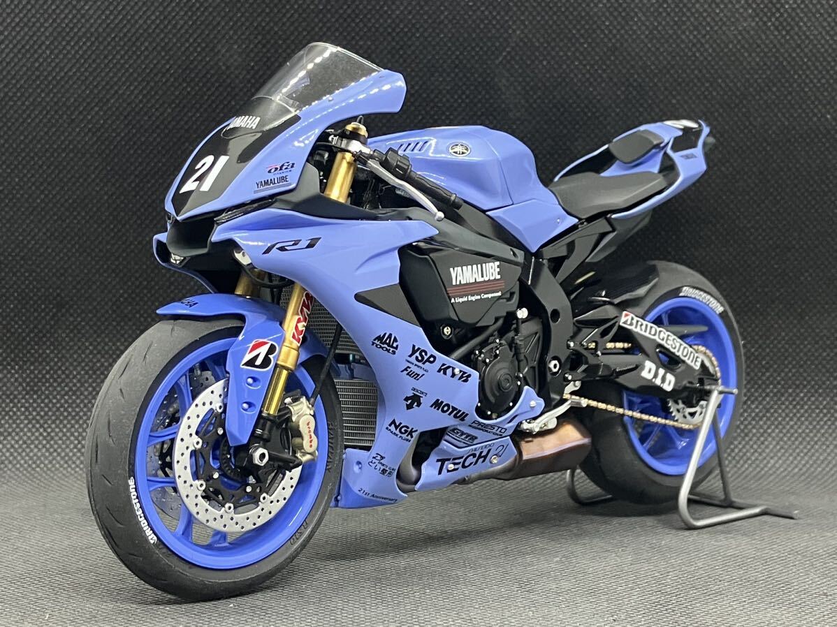 1/12　YAMAHA YZF-R1M TECH21仕様　塗装済完成品_画像2