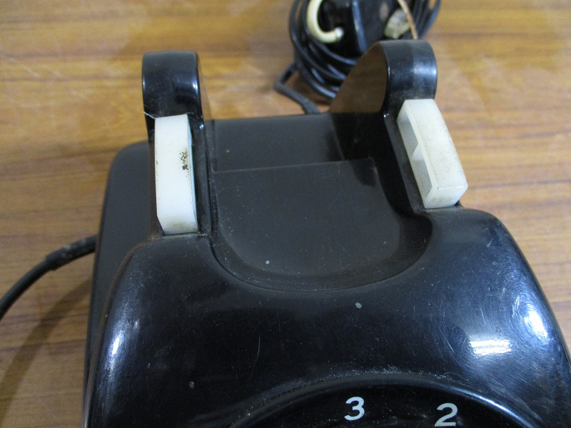 【Y10/K】昭和レトロ 当時物 日本電信電話公社 黒電話 600-A1 ダイヤル式 ジャンクの画像9