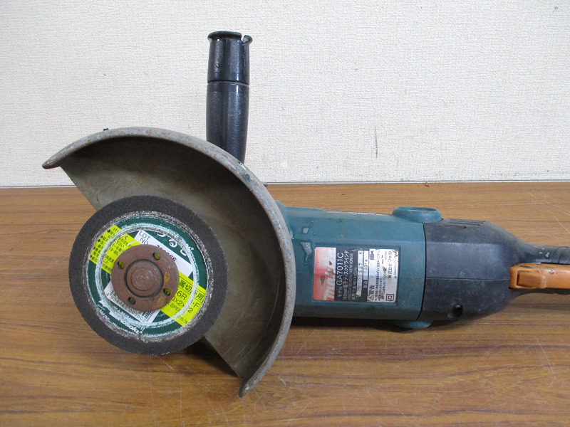 【Y12/S】makita マキタ 180mm 電子ディスクグラインダ GA7011C 動作品_画像5