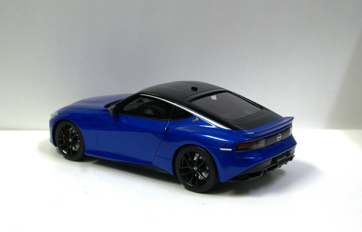 【TOP SPEED】1/18 日産 フェアレディZ Ver.ST 2023年 右ハンドル仕様（RZ34型) セイラインブルー (商品№ TS0436)レジン製のミニカーの画像4