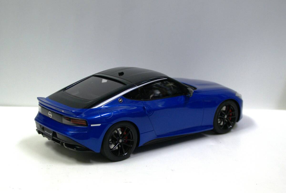 【TOP SPEED】1/18 日産 フェアレディZ Ver.ST 2023年 右ハンドル仕様（RZ34型) セイラインブルー (商品№ TS0436)レジン製のミニカーの画像3