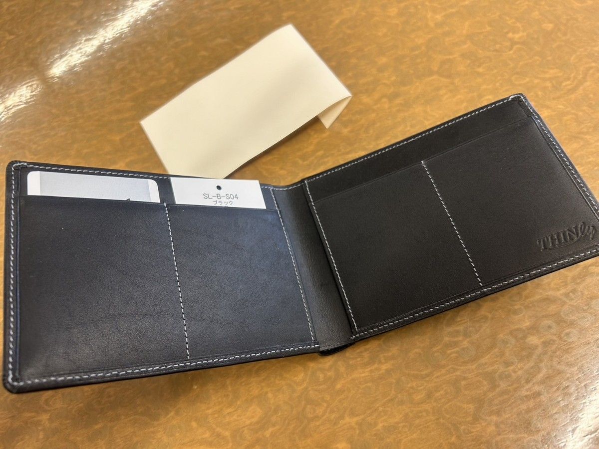 Thinly スィンリー カードをたくさんいれても薄い財布 ブラック