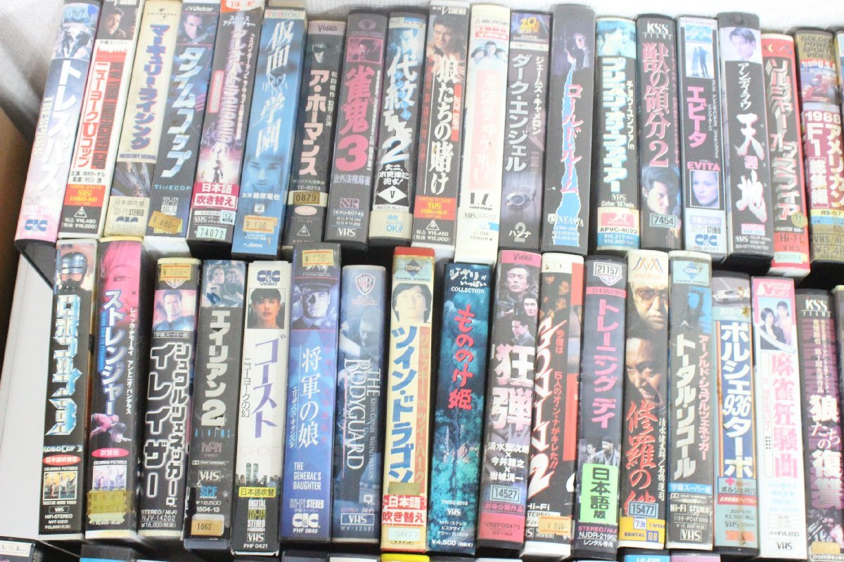 ○VHS ビデオ まとめ 72本 DVD 2本付き_画像2