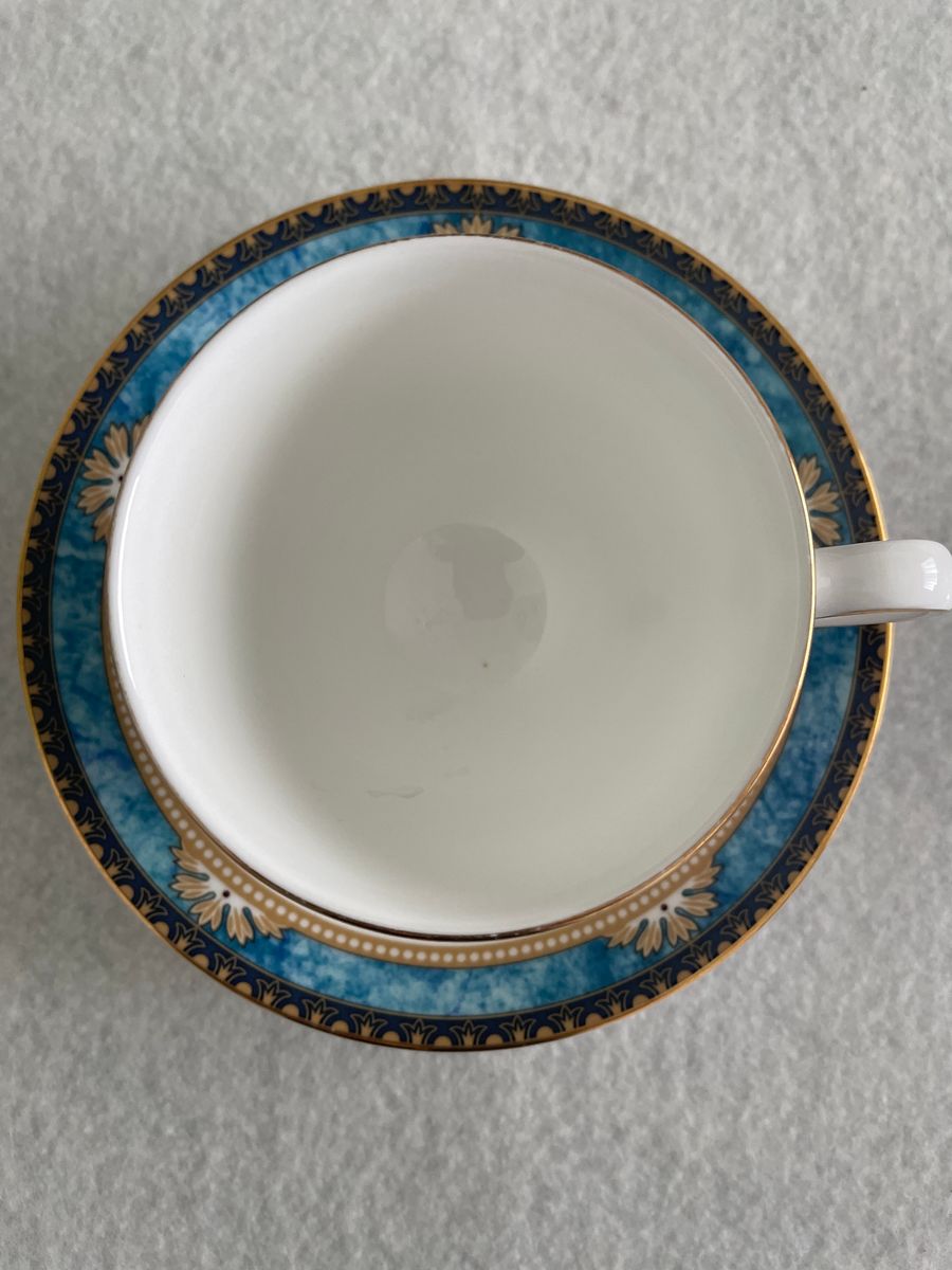 廃盤ウェッジウッドカップ&ソーサー ソーサー黒壺 WEDGWOOD 廃盤ウェッジウッドカップ&ソーサー ソーサー黒壺 WEDGWOOD