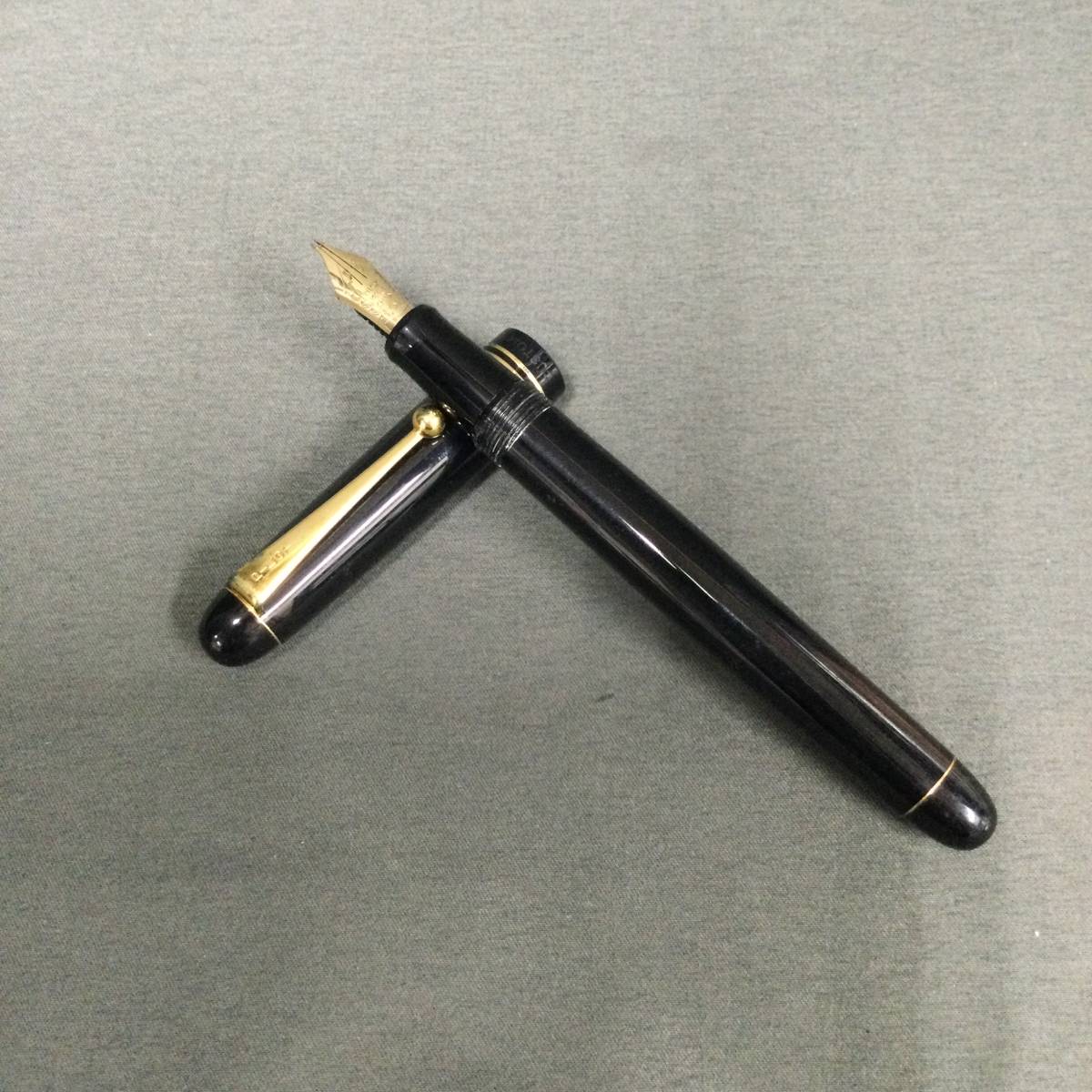 060219 255880 PILOT　パイロット　万年筆　ペン　ブラック　CUSTOM67　事務用品　筆記用具　筆記未確認　USED品_画像1