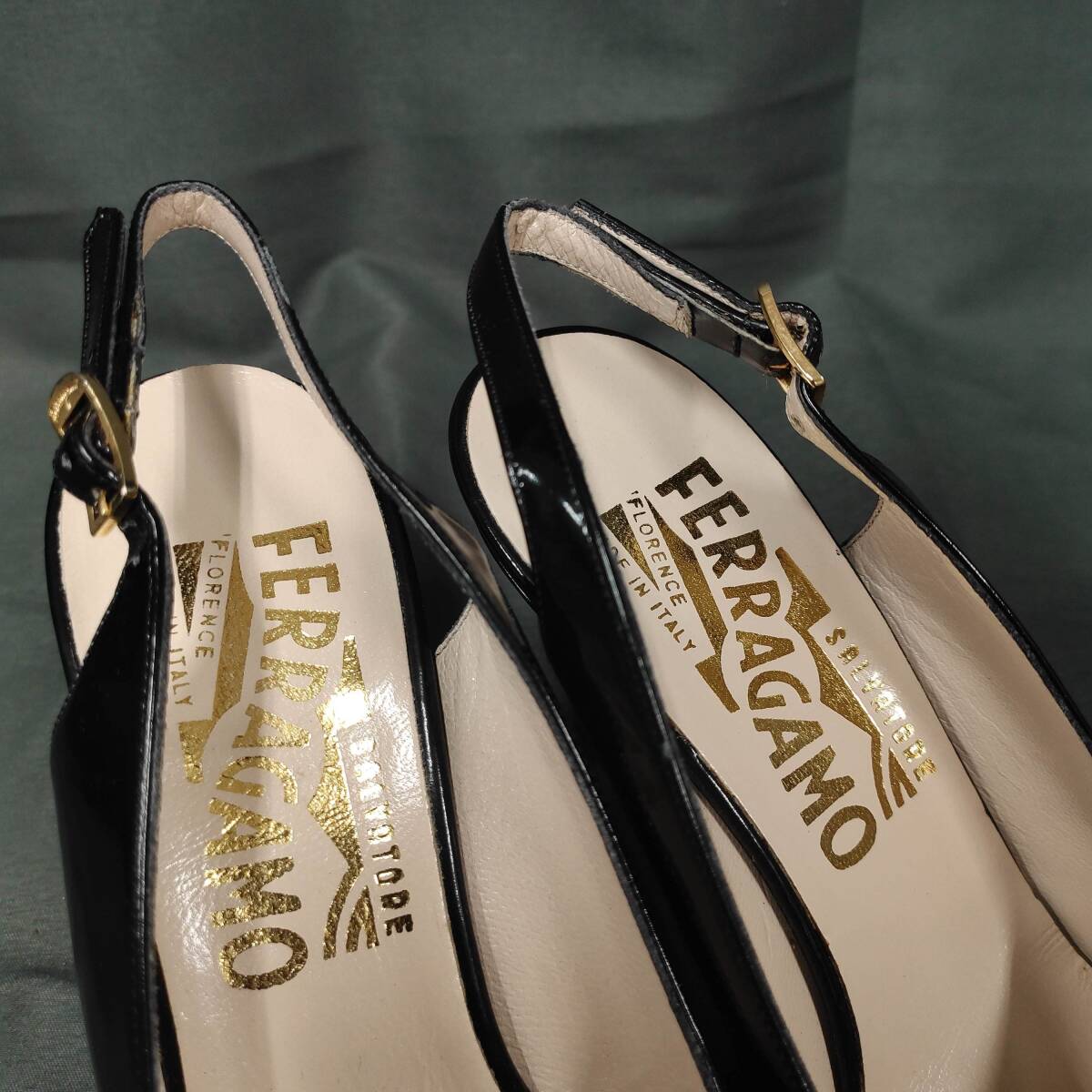 060307 260095-1 SalvatoreFerragamo Ferragamo pumps heel black lady's size :4 shoes shoes box attaching USED goods 