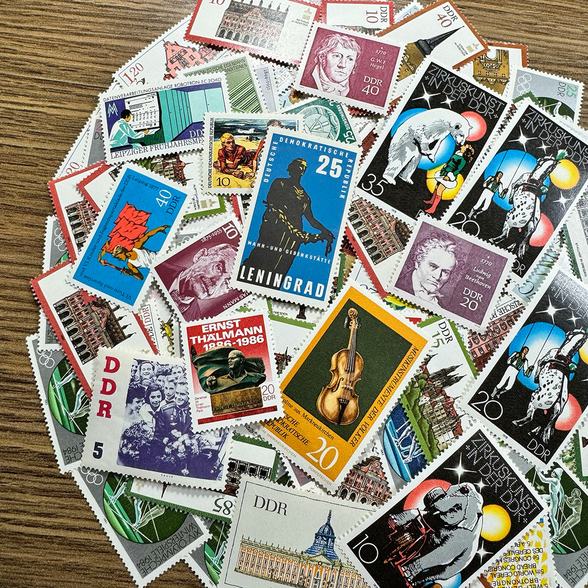 【東ドイツ(DDR)】1950年以降～未使用切手(MNH)100枚大量まとめてロット！希少！！(c6bpZyW8Nj) _画像9