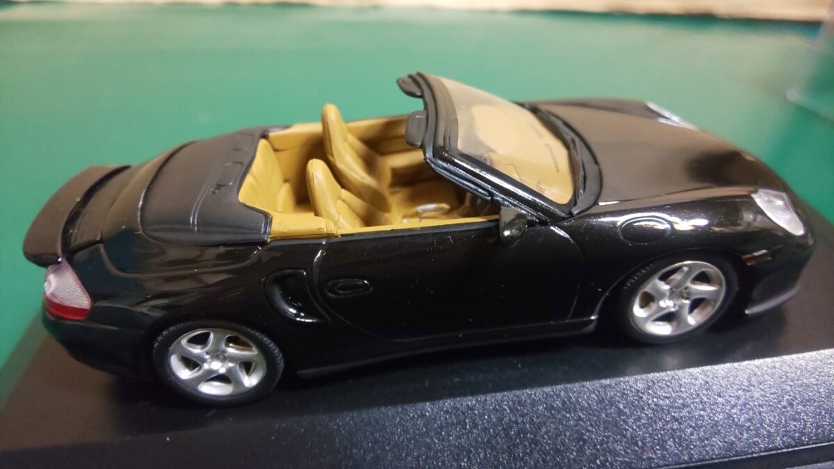 ☆美品 ☆未展示 ☆ミニチャンプス 1/43 ポルシェ 911 turbo Cabriolet 2003 グリーン メタリック 400 062732の画像9