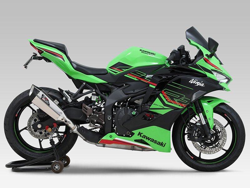 ヨシムラ Ninja ZX-4R SE/RR(23) Slip-On HEPTA FORCE TSS サイクロン マフラー SSF(サテンフィニッシュカバー)/110-248-L23G0_装着イメージ