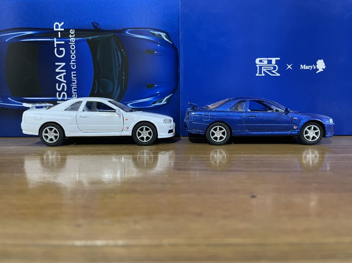 GTR R34 1/36スケール　ミニカー　ホワイト&ブルー２台セット_画像3