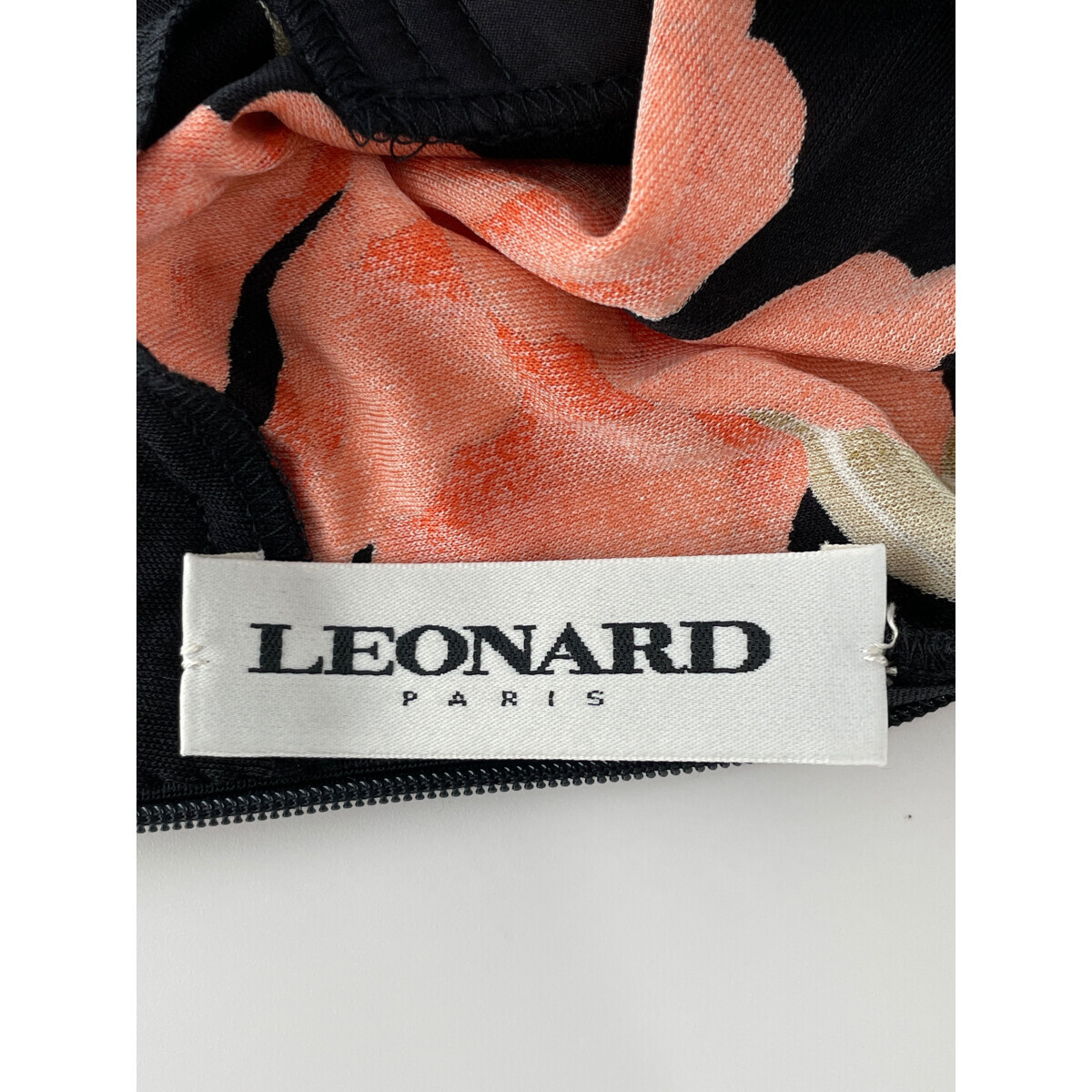 美品/ LEONARD レオナール フラワー シルク100％ バックジップ ブラウス/ トップス 44 ブラック/マルチカラー レディース_画像4