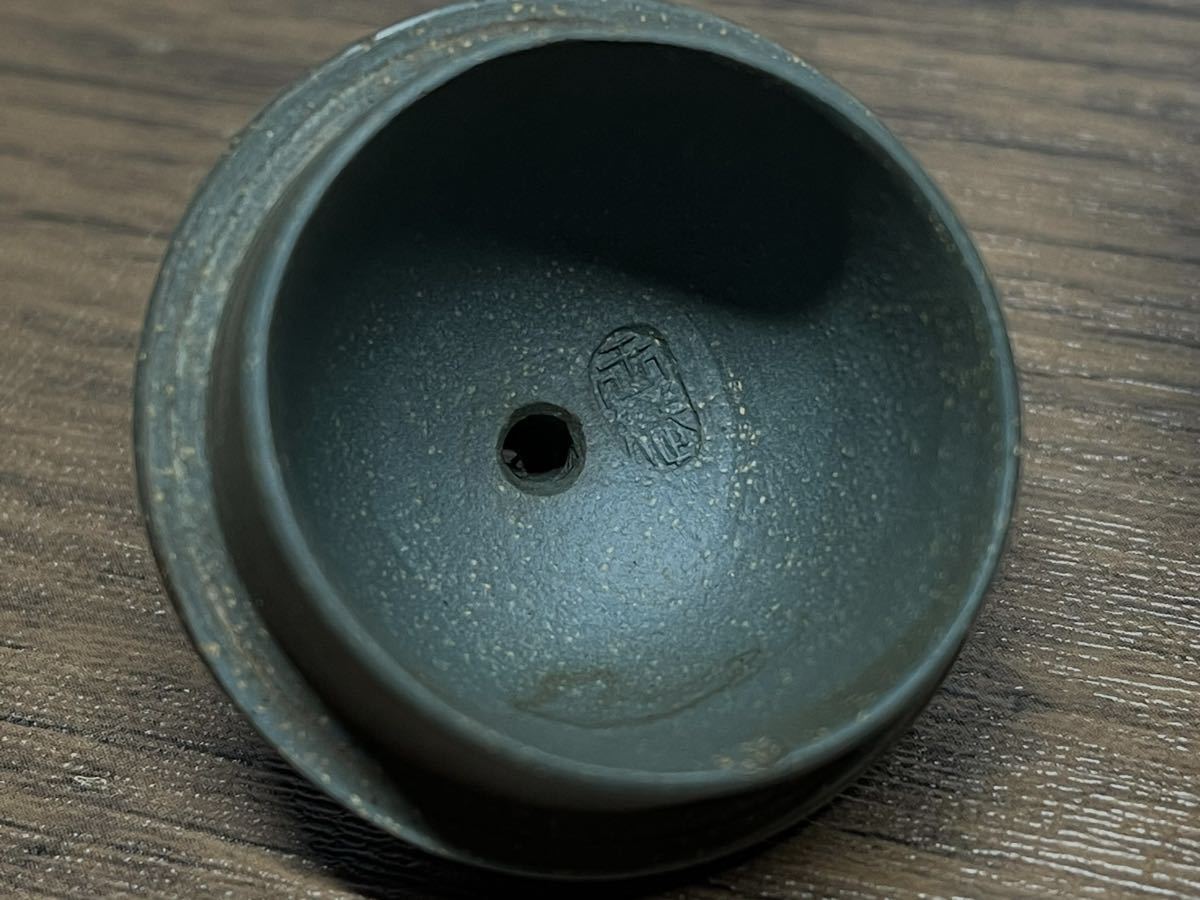 庄梅G604-60 中国美術　紫砂　紫泥　紫砂壺　急須　在銘　煎茶道具　茶器　時代物　古美術_画像6