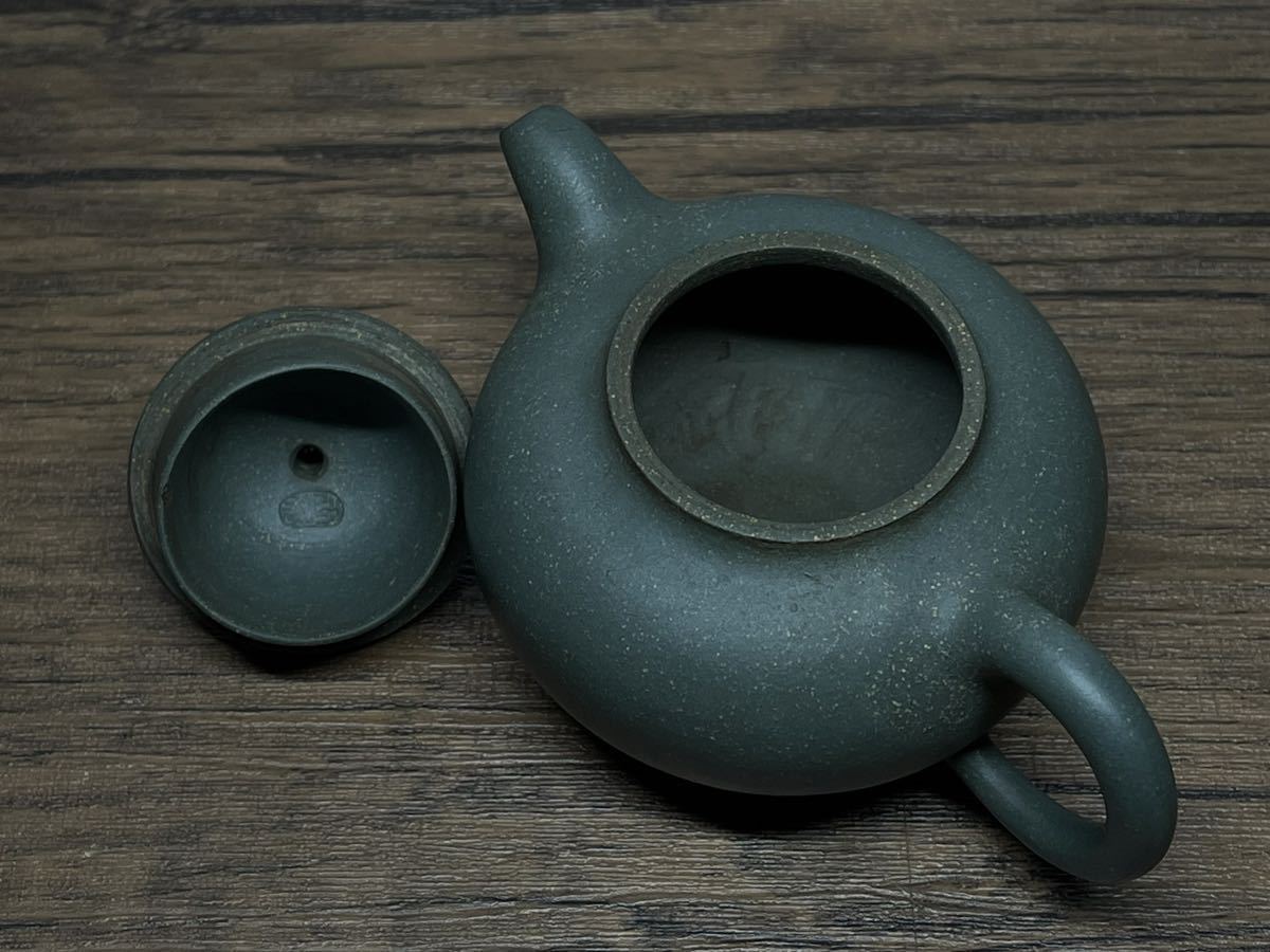 庄梅G604-60 中国美術　紫砂　紫泥　紫砂壺　急須　在銘　煎茶道具　茶器　時代物　古美術_画像5