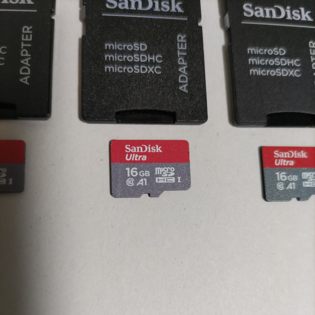 SanDisk microSDHCカード、16GBの３枚セットです。ラズパイ用に使っていました。_画像2