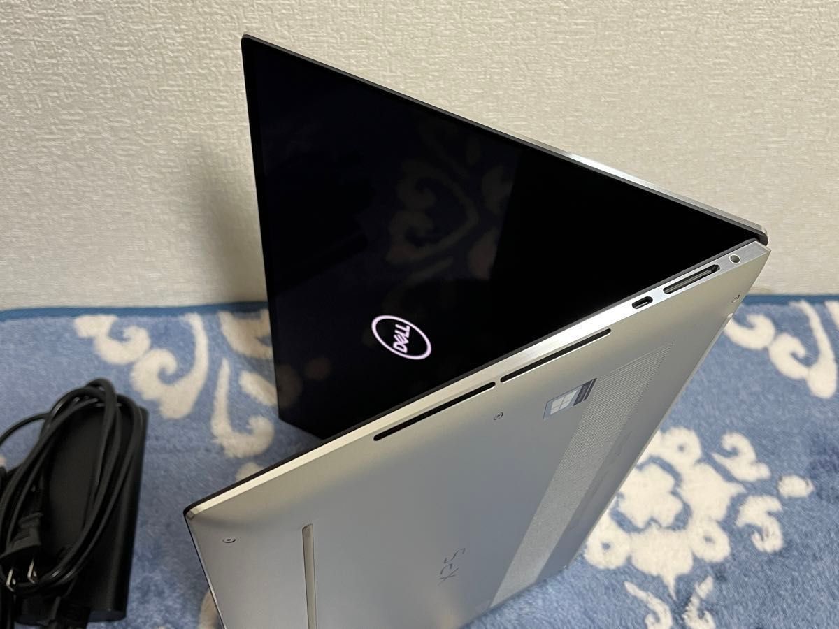 新品同様 Dell XPS 15 9500 15.6 4K Core I7 32GB RAM 2TB SSD GTX 1650TI