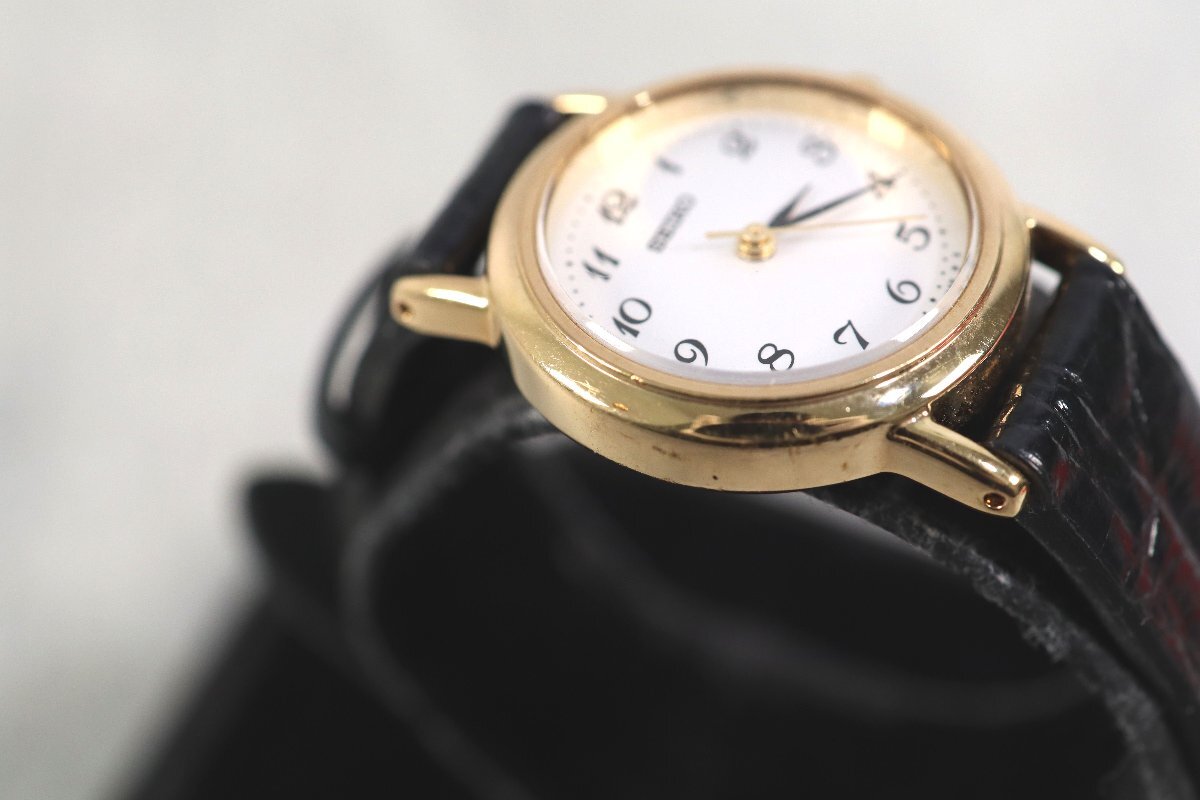 SEIKO セイコー クォーツ 腕時計 1N01-0DS0 白文字盤 ゴールド 黒 革ベルト レディース腕時計_画像3