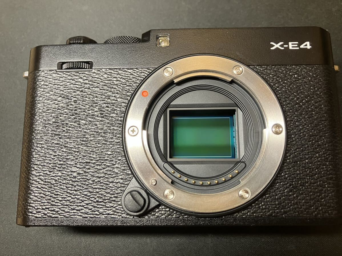 FUJIFILM X-E4 本体のみ