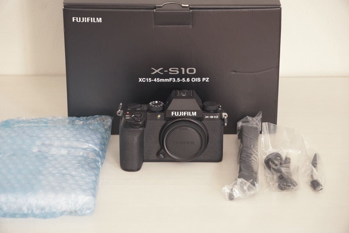 【美品】FUJIFILM 富士フィルム X-S10 ミラーレス 一眼 _画像1