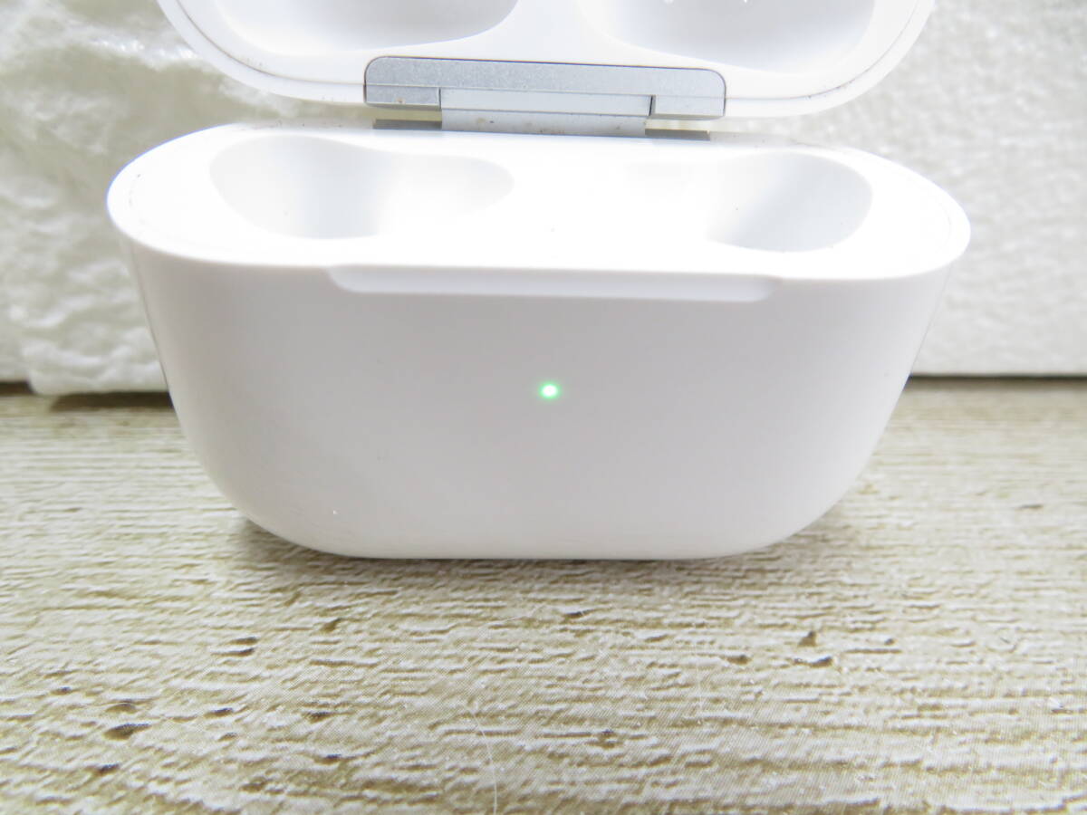 3J364EZE◎充電ケースのみ　Ａpple AirPods 第3世代 ケース A2566 イヤホン無し◎中古品【送料無料】_画像7