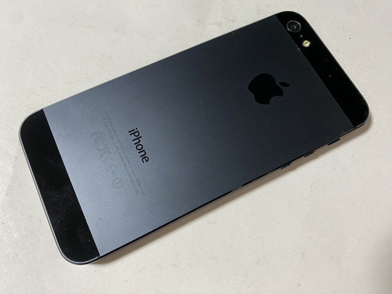 IG057 SoftBank iPhone5 64GB ブラック ジャンク ロックOFFの画像2