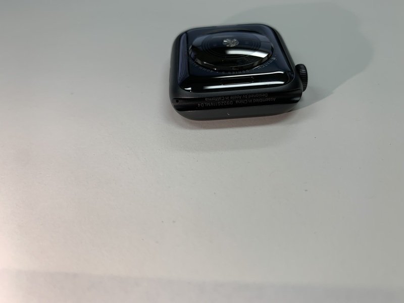 JH563 Apple Watch Series 5 40mm GPS+Celluler スペースグレイ アルミ A2156の画像2