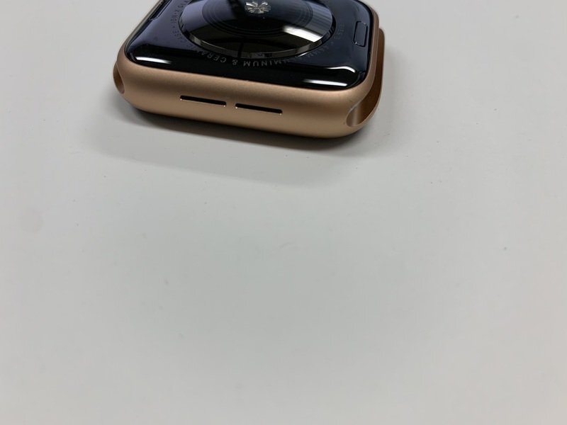 JH581 Apple Watch Series 5 44mm GPS+Celluler ゴールド アルミ A2157_画像4
