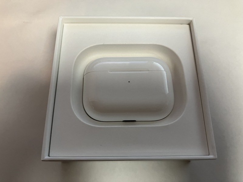 FK324 AirPods Pro 第1世代 MLWK3J/A 箱あり ジャンク_画像3