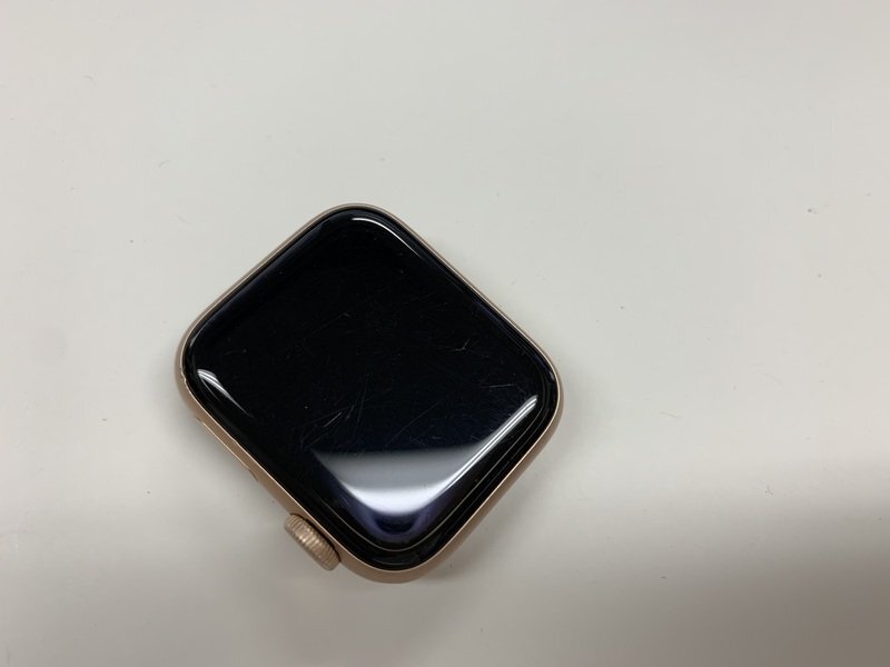 JH869 Apple Watch Series 5 40mm GPS модель Gold aluminium A2092