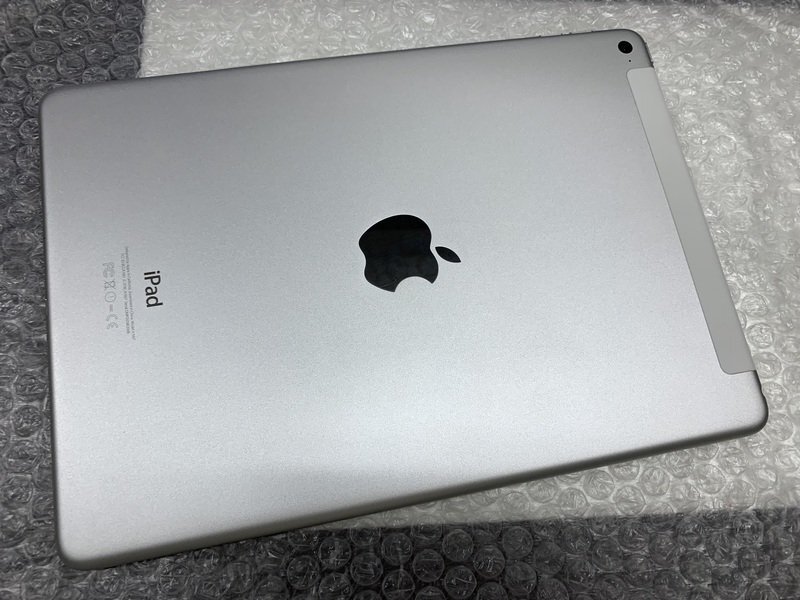 JI443 docomo iPad Air 第2世代 Wi-Fi+Cellular A1567 シルバー 16GB 判定○の画像2