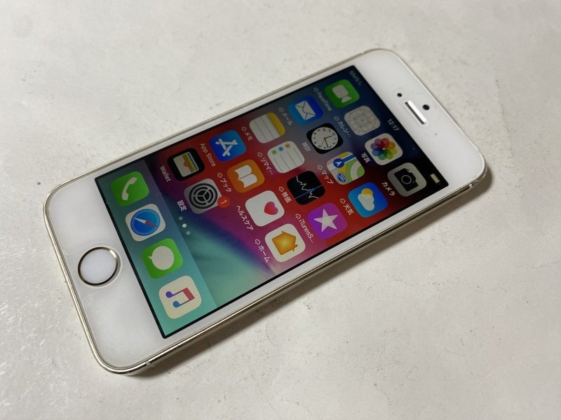 IG576 docomo iPhone5s 32GB ゴールド ジャンク ロックOFF_画像1