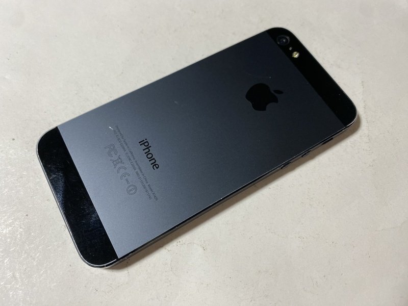 IG626 SoftBank iPhone5 64GB ブラック ジャンク ロックOFFの画像2