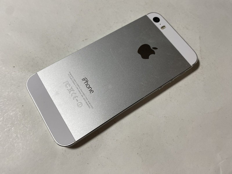 IG635 SoftBank iPhone5s 16GB シルバー ジャンク ロックOFFの画像2