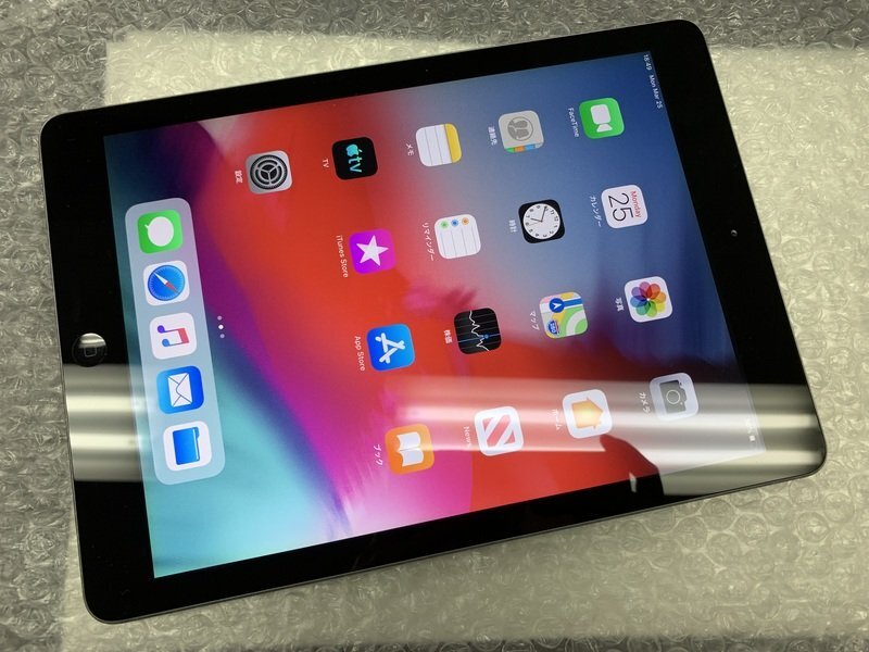 JI549 iPad Air 第1世代 Wi-Fiモデル A1474 スペースグレイ 16GB ジャンク ロックOFFの画像1