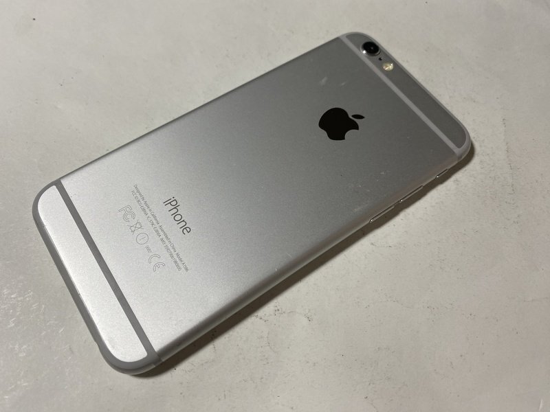 IG743 au iPhone6 64GB シルバー ジャンク ロックOFF_画像2