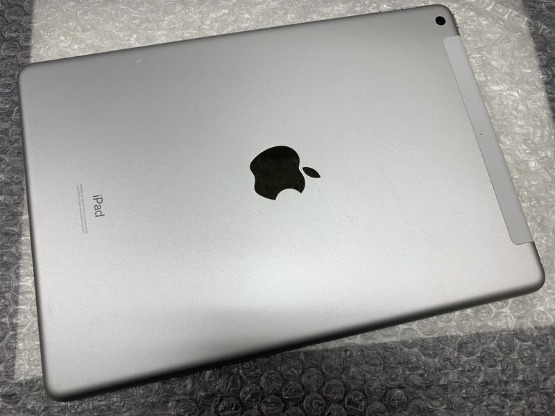 JI976 SIMフリー iPad 第7世代 Wi-Fi+Cellular A2198 シルバー 32GB ジャンク ロックOFF_画像2