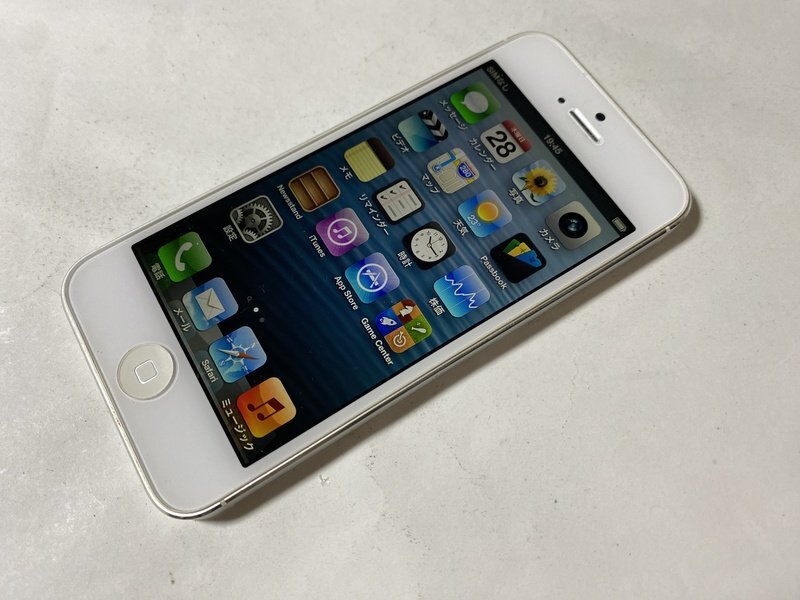 IG773 au iPhone5 16GB ホワイト ジャンク ロックOFF_画像1