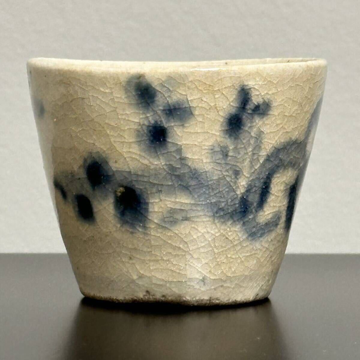  soba sake cup tender . flower writing Sakura flower futoshi white hand inspection ) soba sake cup sake cup guinomi sake cup and bottle Edo blue and white ceramics old Imari Seto Mino ..