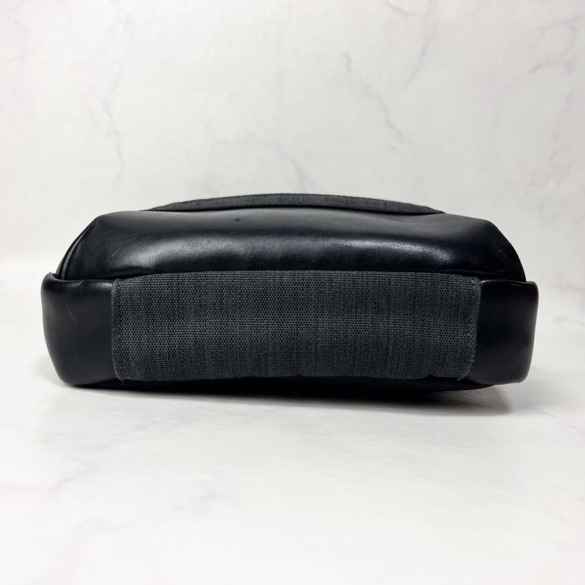 【希少】 TUMI トゥミ キャンバス レザー メンズ ショルダーバッグ サコッシュ グレー系_画像3