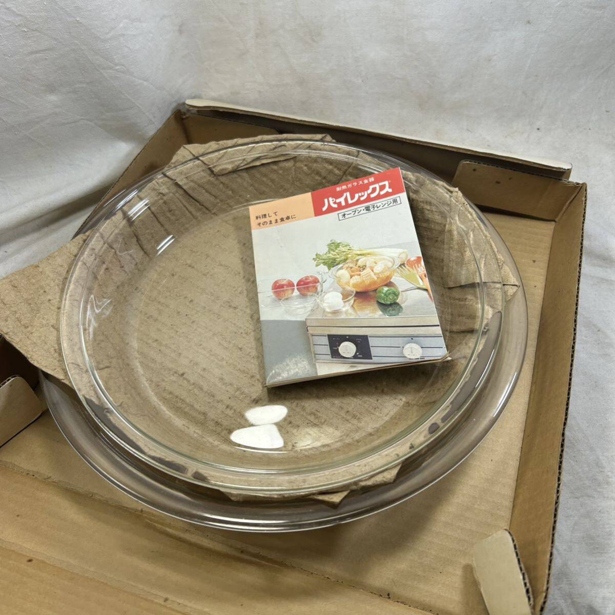  当時モノ●PYREX WARE●耐熱ガラス食器●天火・電子レンジ用●パイ皿（径27cm）●2枚入り●＃210●パイレックスの画像1