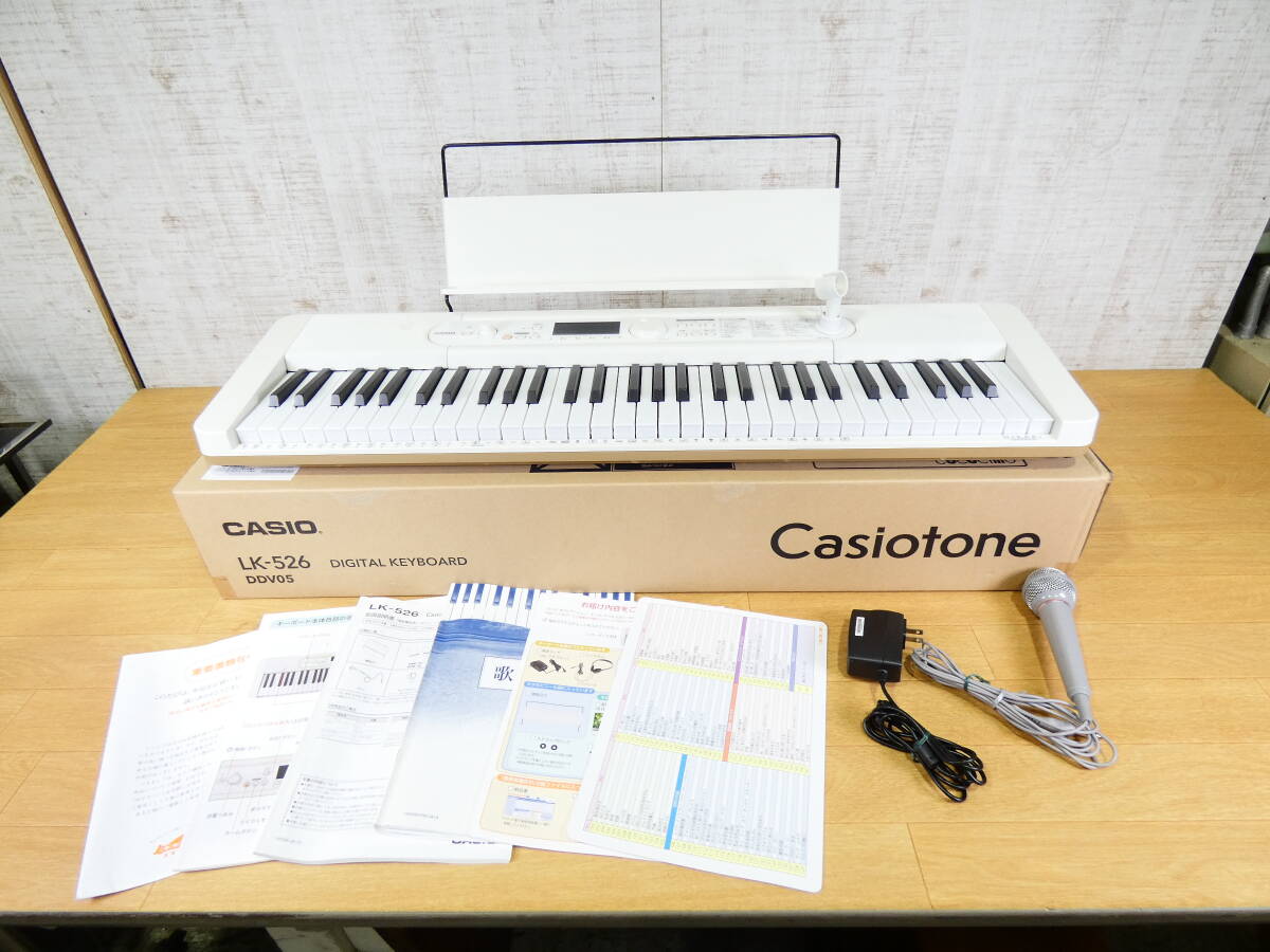 【USED!CASIO 電子キーボード LK-526★カシオ/光ナビゲーション/61鍵盤/22年製＠160（3） 】_画像1