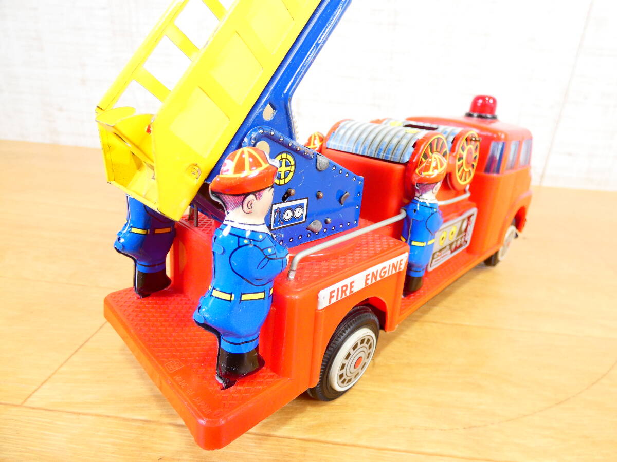 ◎ジャンク ブリキ玩具 光球商会 消防車 FIRE ENGINE 全長約26cm プラスティック＆ブリキ 電動走行 通電のみ動確 昭和レトロ ＠60(3)_画像10