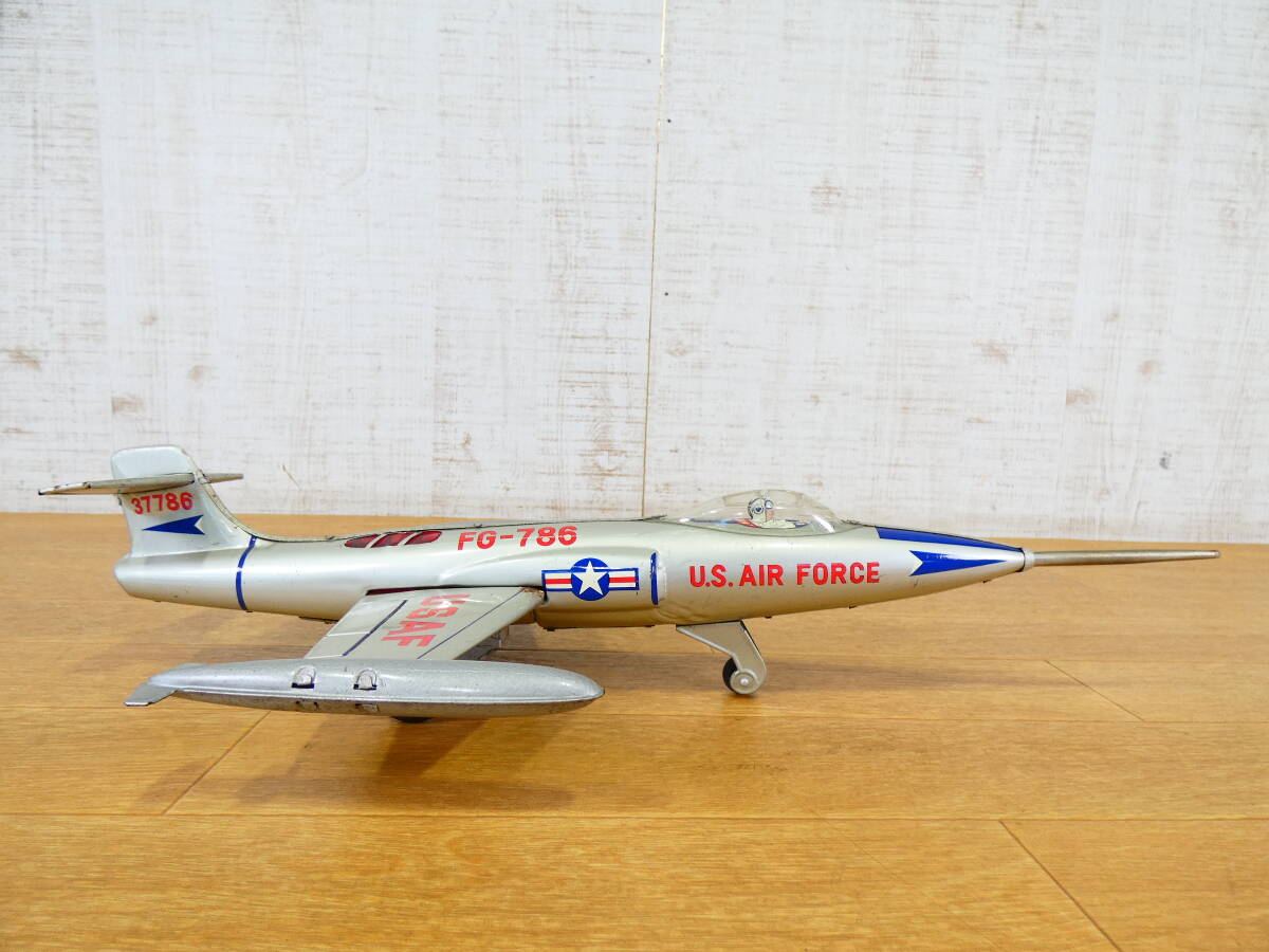 ◎ジャンク 当時もの 電動 ブリキ玩具 ジェット戦闘機 ロッキード F-104 全長約48.5cm/翼長約25cm 動作不良 昭和レトロ ＠100(3)_画像5