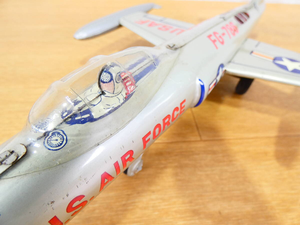 ◎ジャンク 当時もの 電動 ブリキ玩具 ジェット戦闘機 ロッキード F-104 全長約48.5cm/翼長約25cm 動作不良 昭和レトロ ＠100(3)_画像9