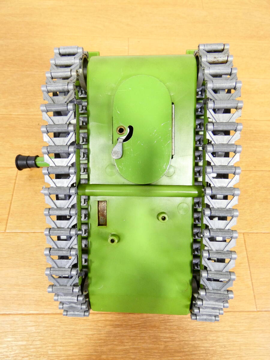 * Junk at that time thing increase rice field shop electric tin plate toy CATERPILLAR TANK/ Caterpillar tanker M-05 total length approximately 28cm mileage operation verification settled Showa Retro @60(3)