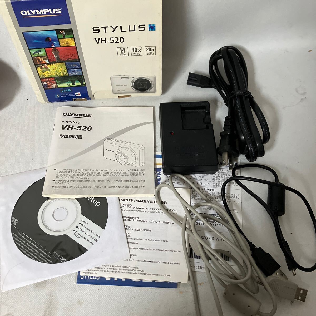 □【500円スタート】OLYMPUSオリンパス STYLUS VH-520 コンパクトデジタルカメラ ホワイト 箱・取扱説明書・ケース付き_画像2