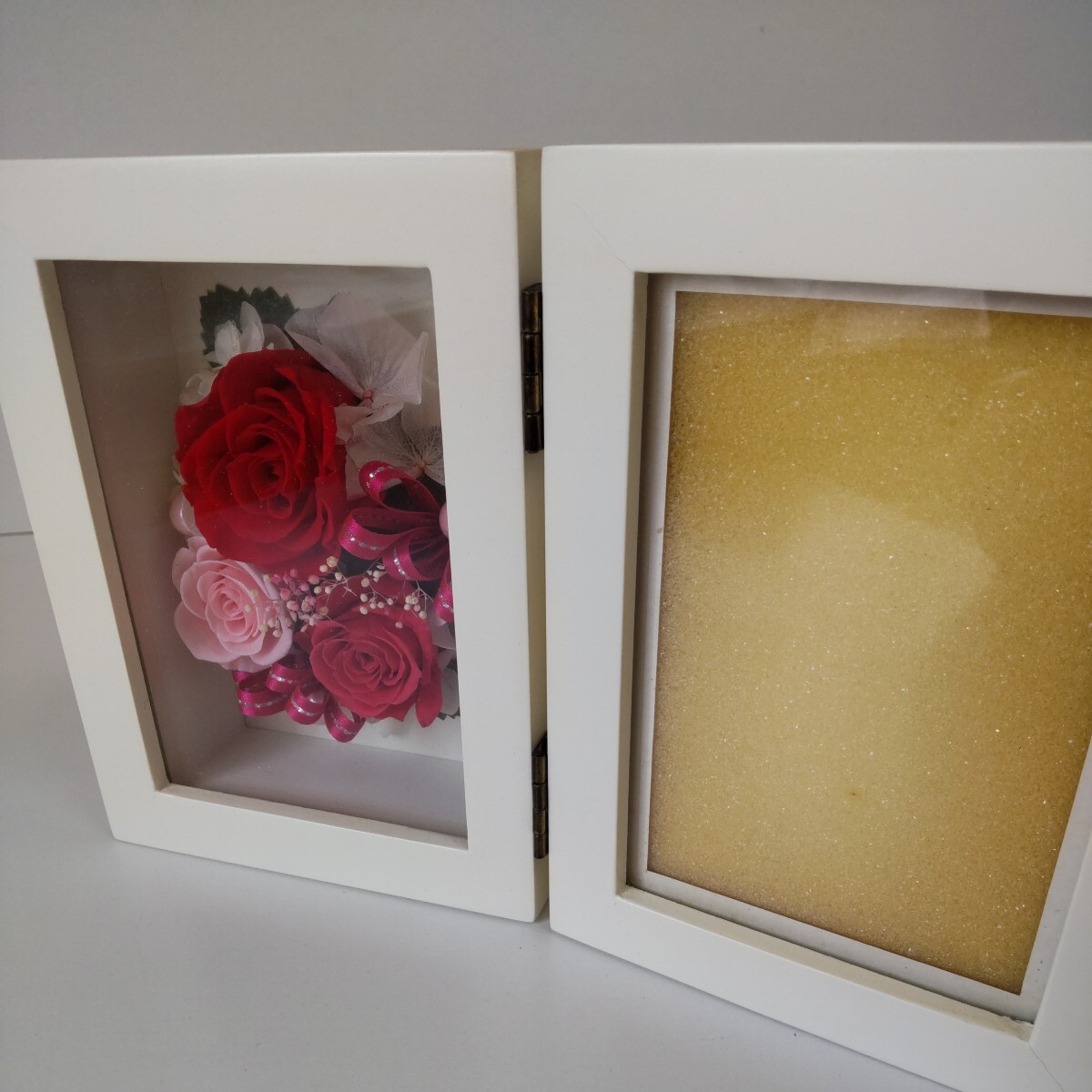  preserved flower, photo frame unused . close 